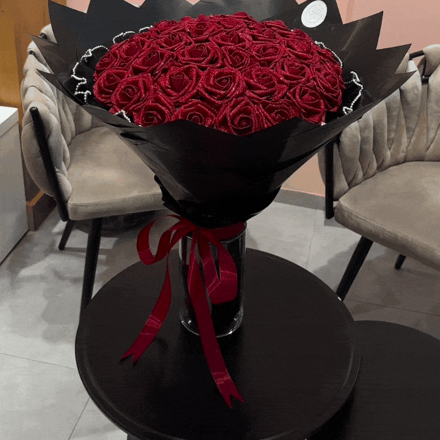 Blossom Rosenstrauß® | 𝗥𝗼𝘆𝗮𝗹-𝗚𝗹𝗶𝘁𝘇𝗲𝗿-𝗦𝘁𝗼𝗳𝗳𝗿𝗼𝘀𝗲𝗻